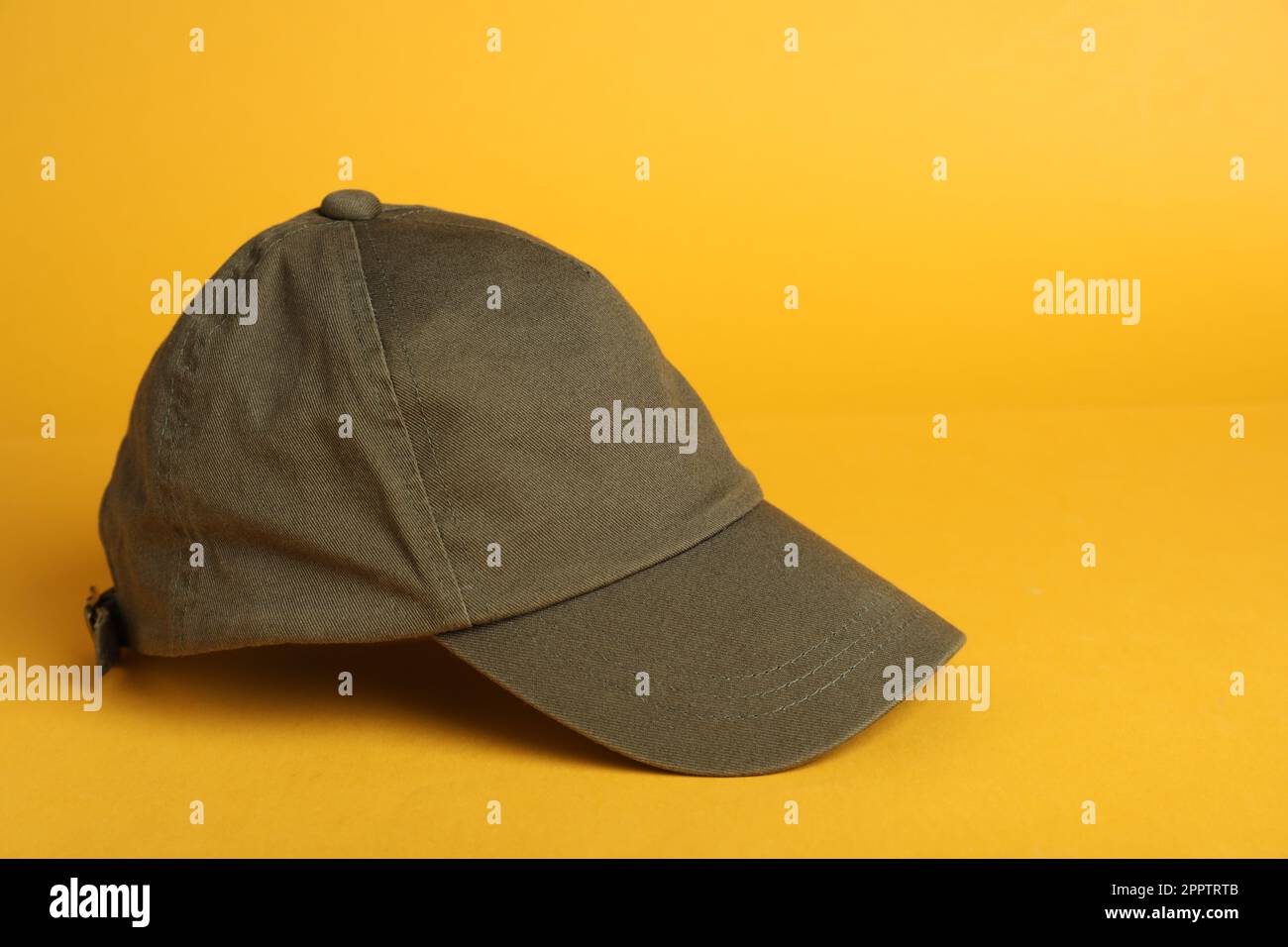Logo yellow baseball cap hi-res stock photography and images - Alamy