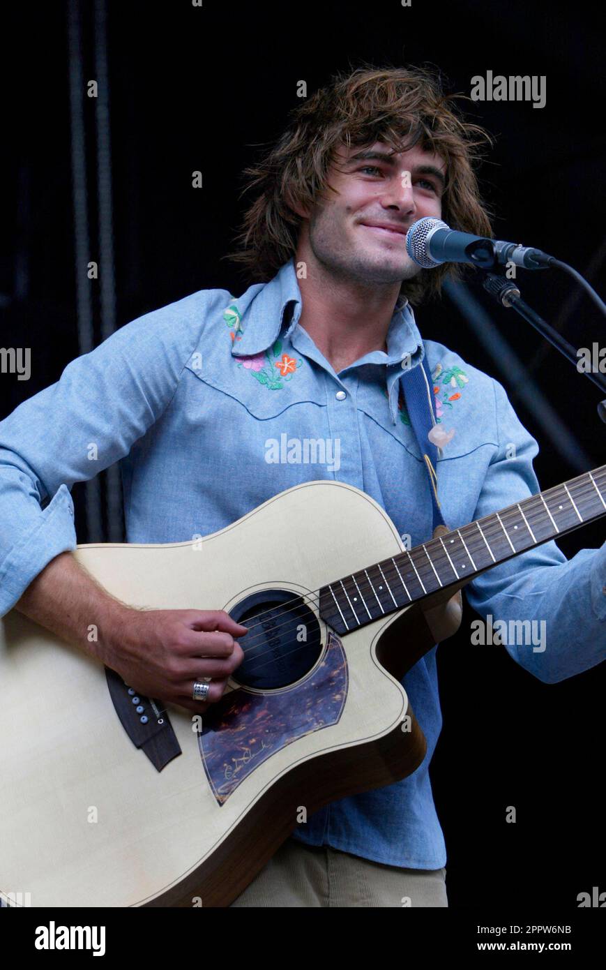 Angus and Julia Stone performing at Homebake 2007, Australia’s annual