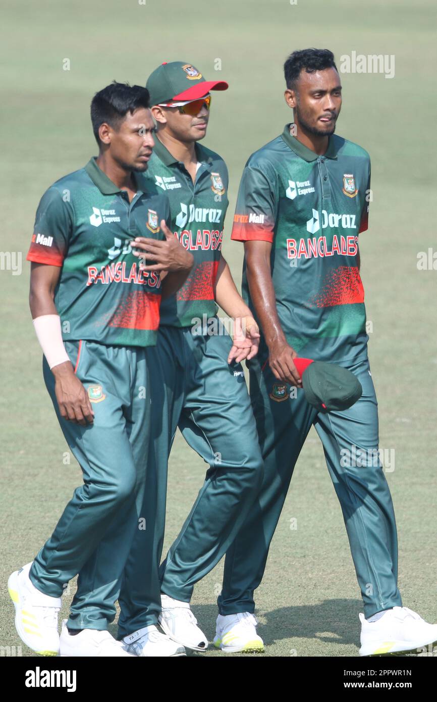 Qizlar oldida yalangoch odam Seksual qiz vasvasaga soladi