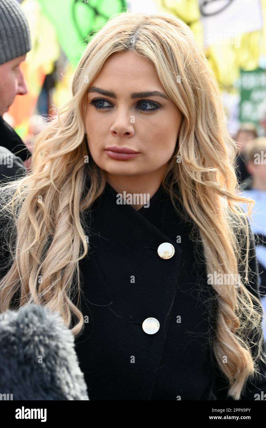 Ellie costello hires stock photography and images Alamy