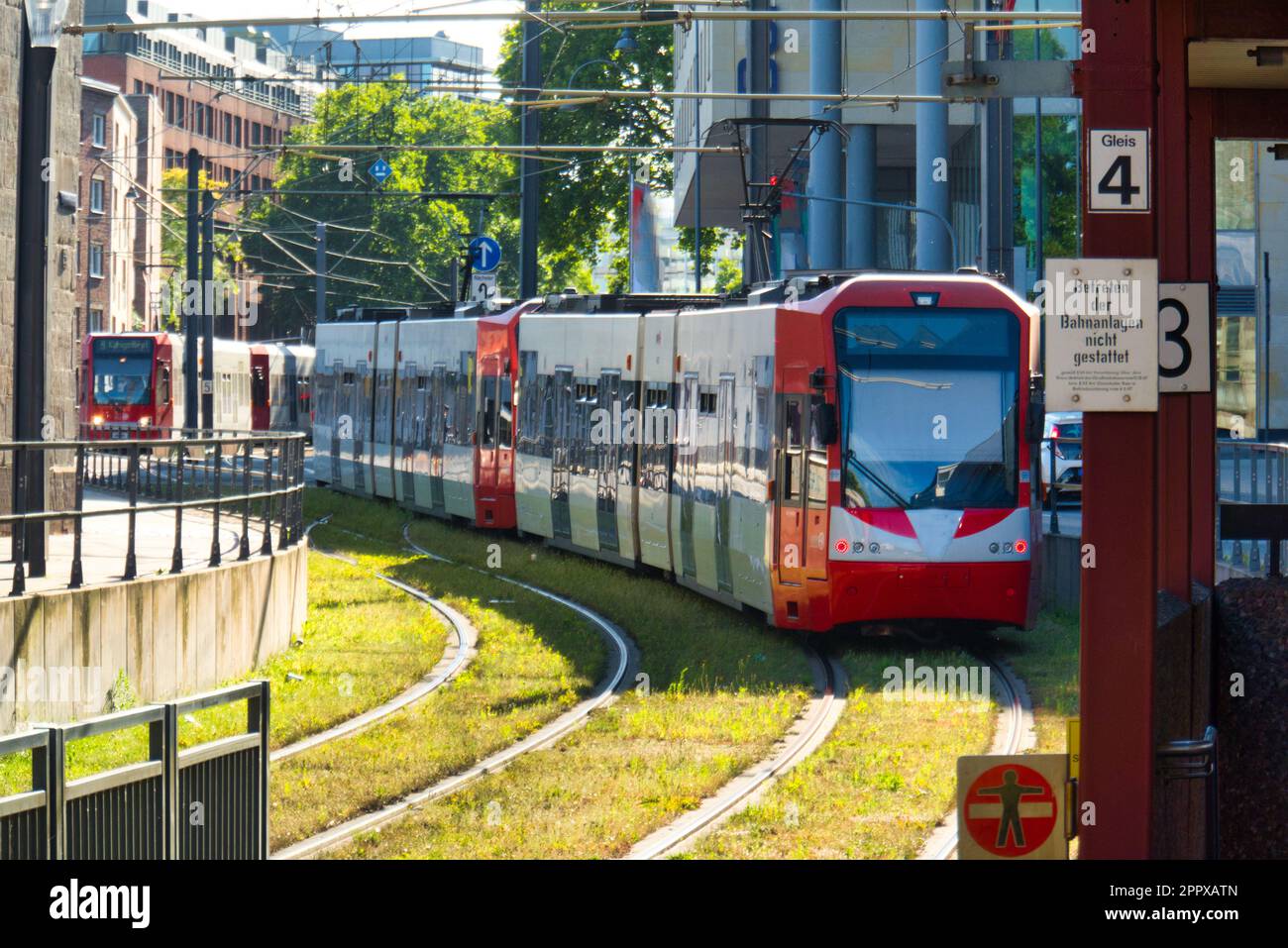 Straßenbahn bei der Abfahrt in Köln vom Heumarkt Stock Photo