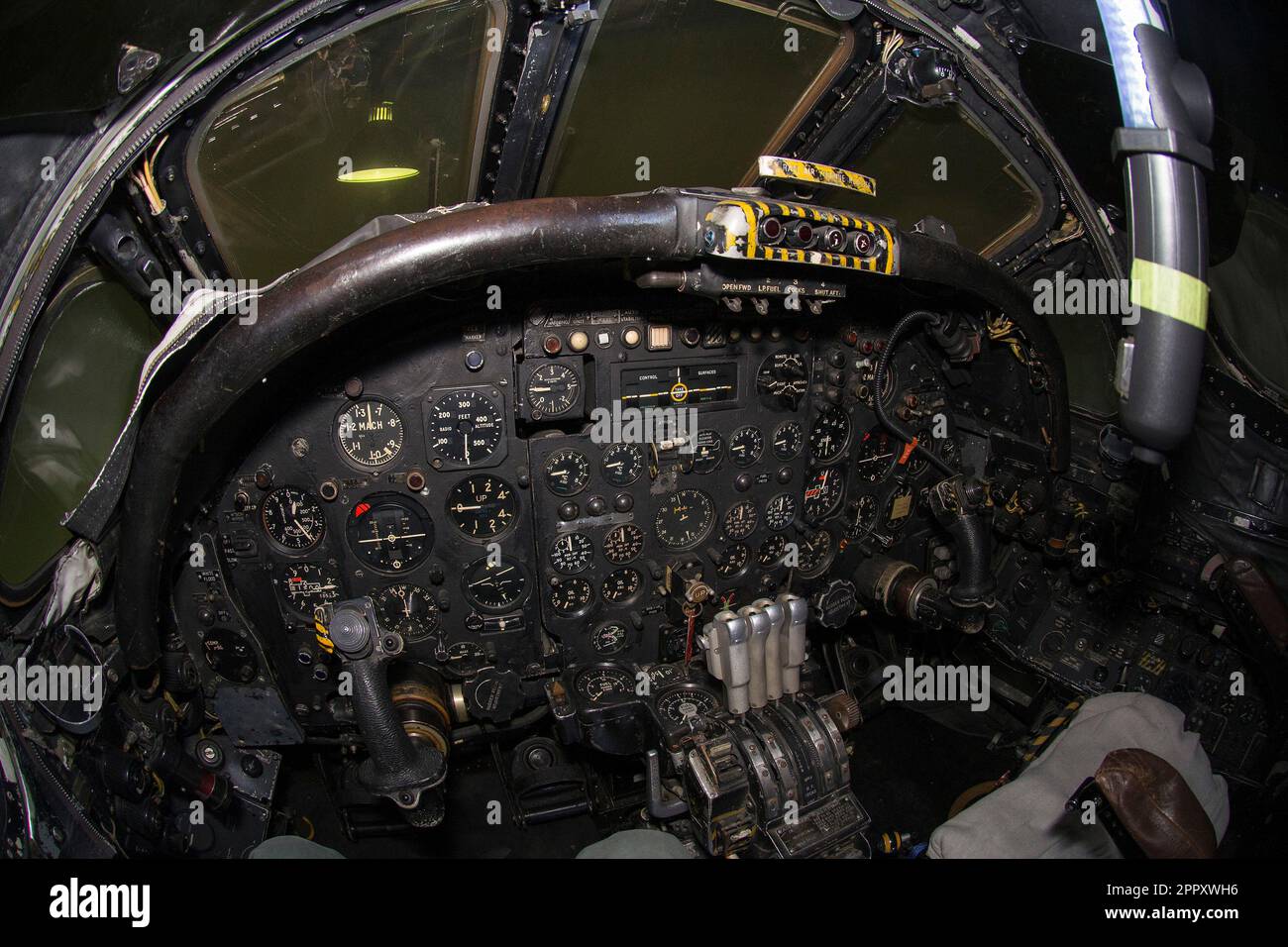 Pilots Seat Inside An Avro Vulcan B2 Stock Photo Alamy
