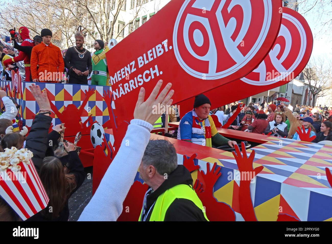 FSV Mainz 05 players float at the Fastnacht carnival 2023, Mainz Remains Foolish, city centre, Rhineland-Palatinate, Germany Stock Photo