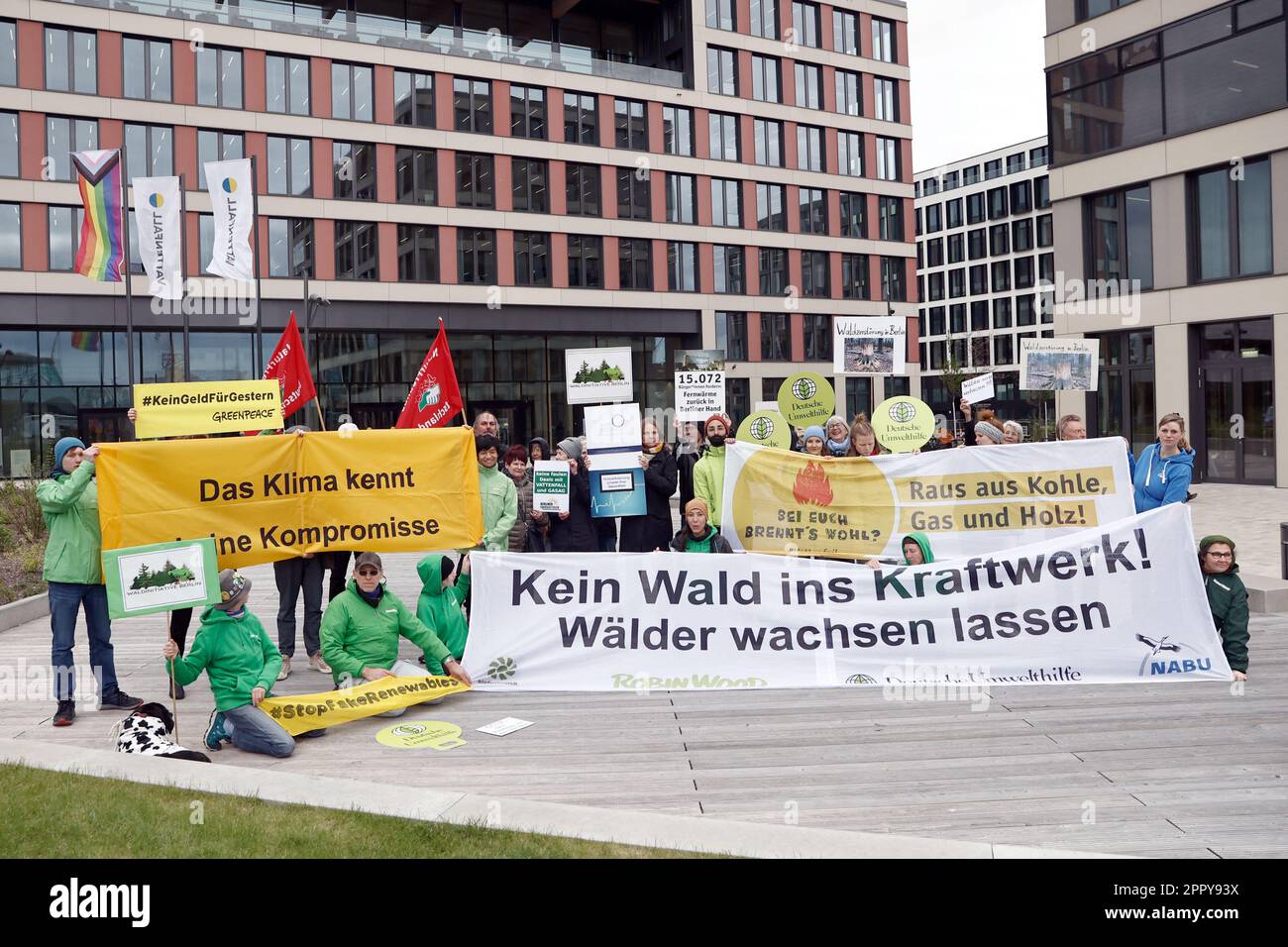 Berlin, Germany. 25th Apr, 2023. Activists and sympathizers from ...