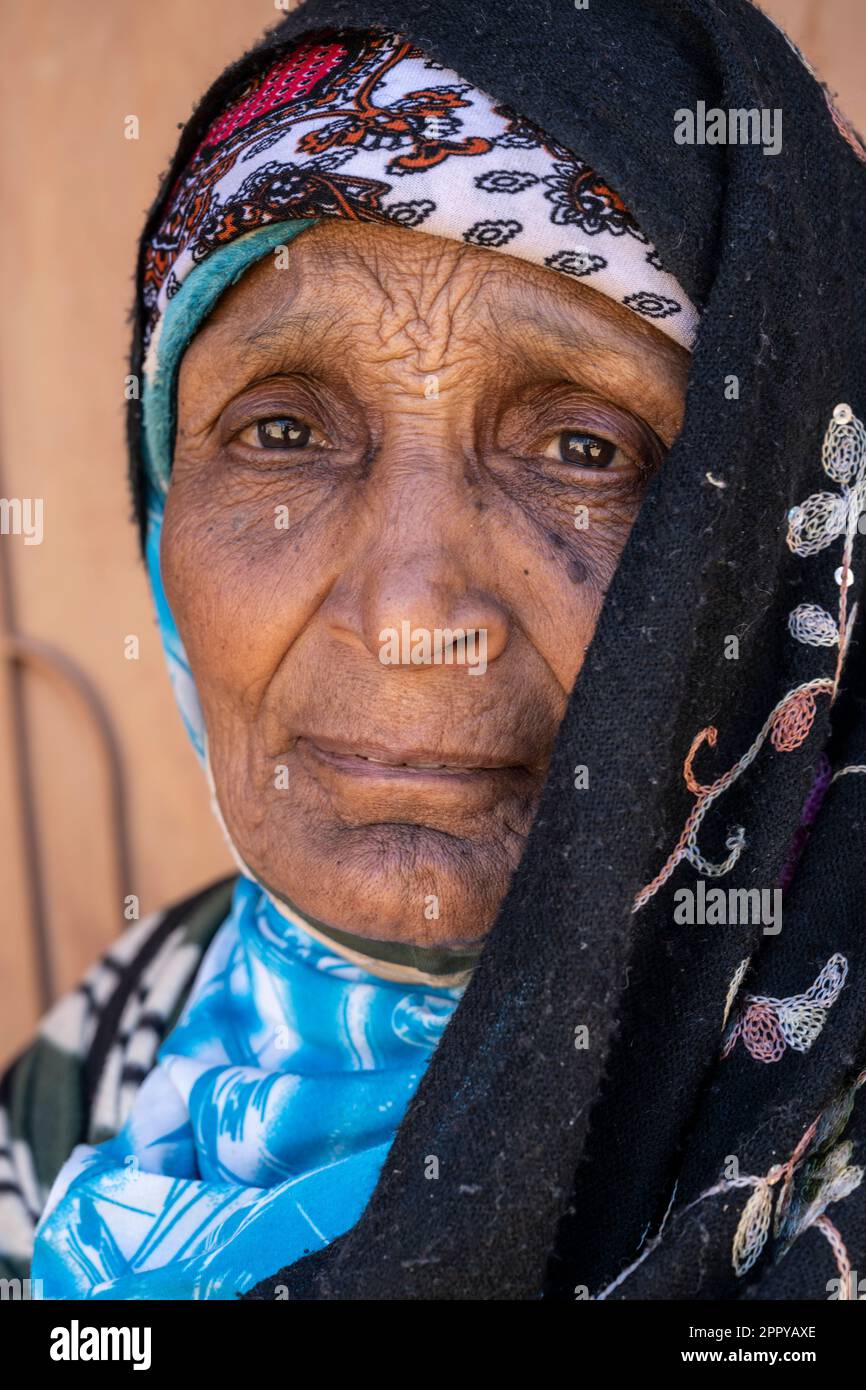 Berber lady portrait Stock Photo - Alamy