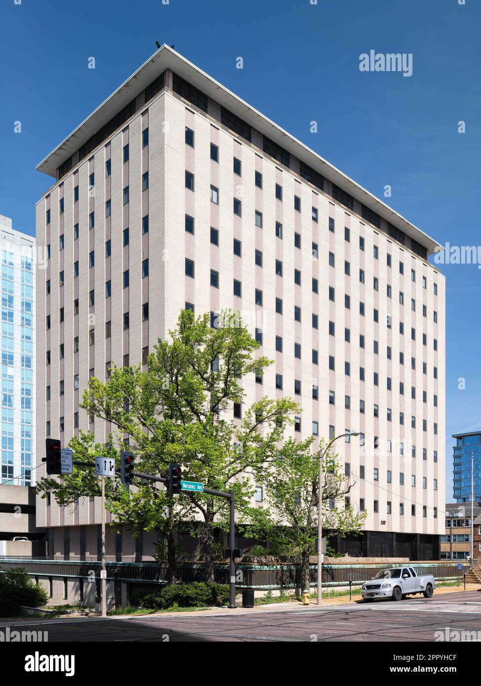 Building 121 hi-res stock photography and images - Alamy