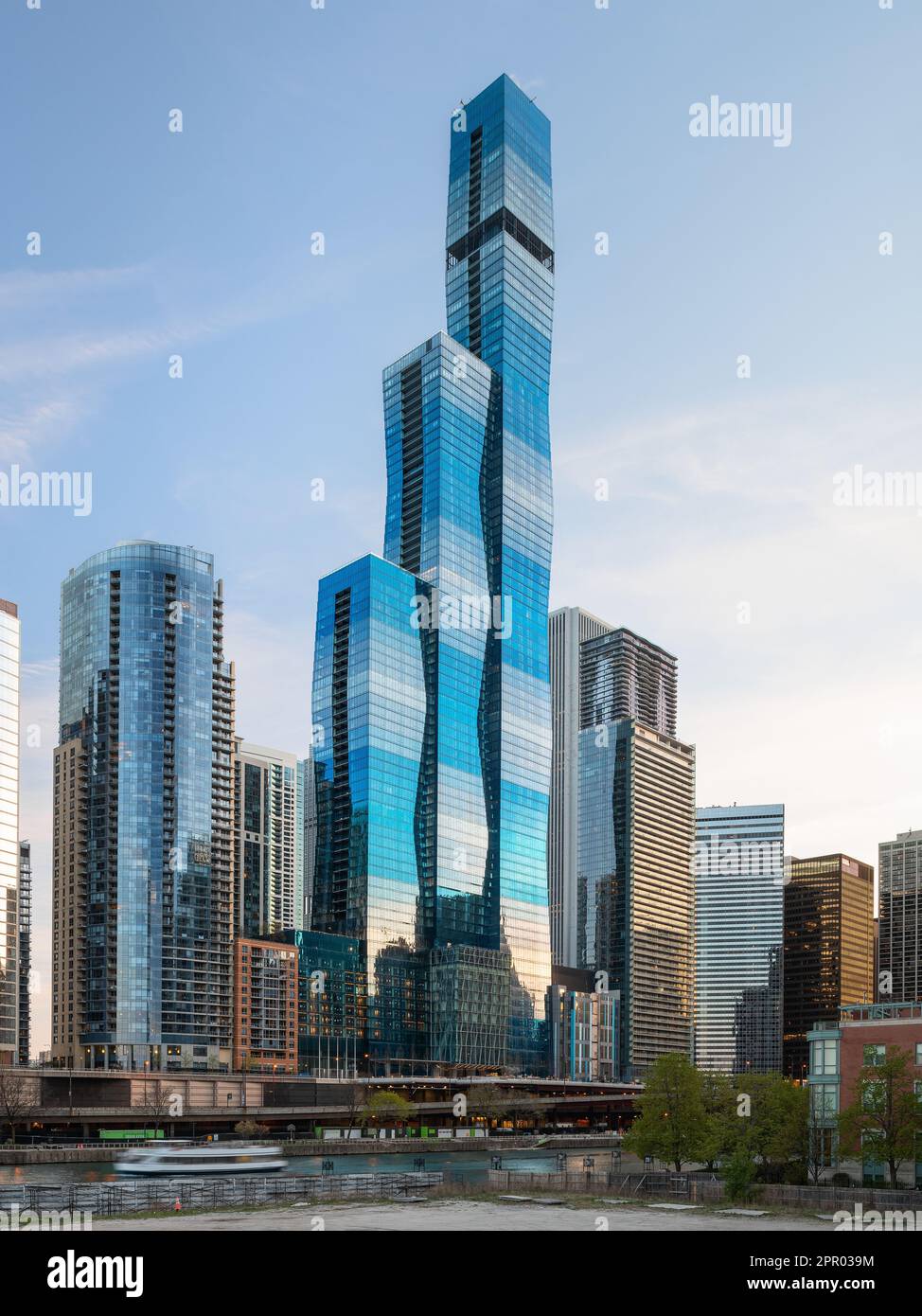 Vista tower chicago hi-res stock photography and images - Alamy