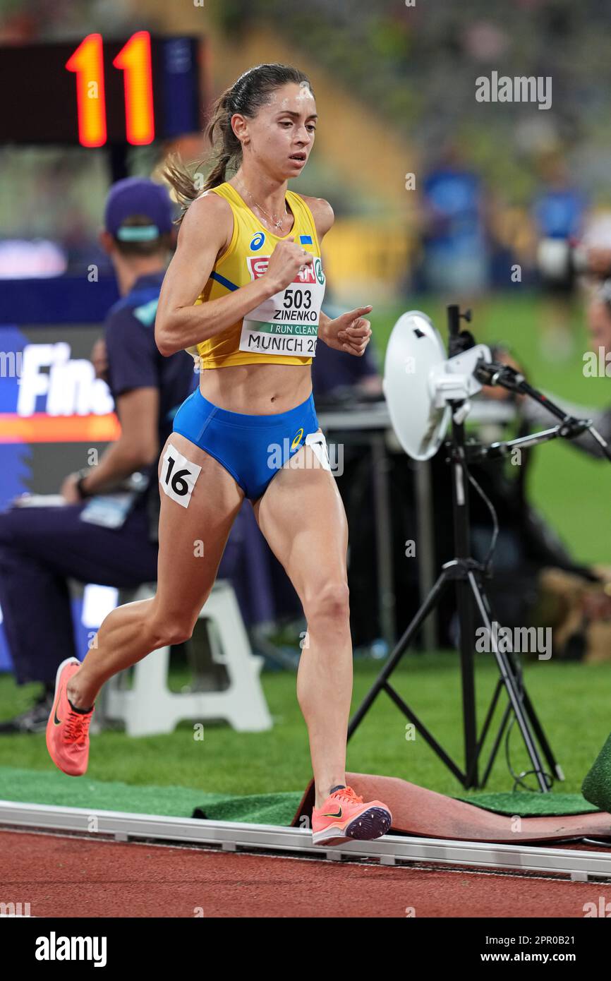 Valeriia Zinenko participating in the 10.000 meters at the 2022 ...
