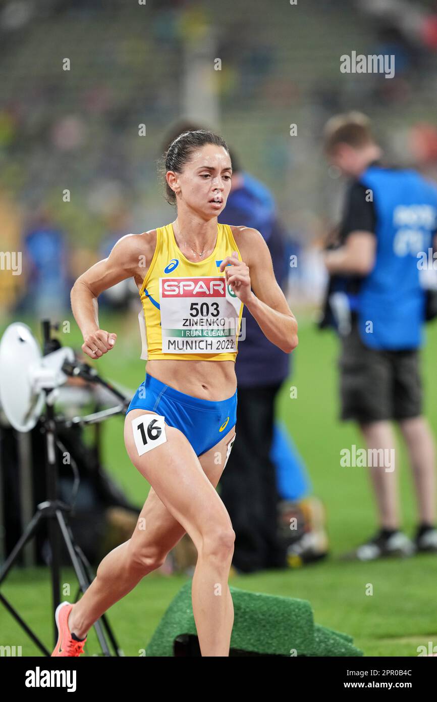 Valeriia Zinenko participating in the 10.000 meters at the 2022 ...
