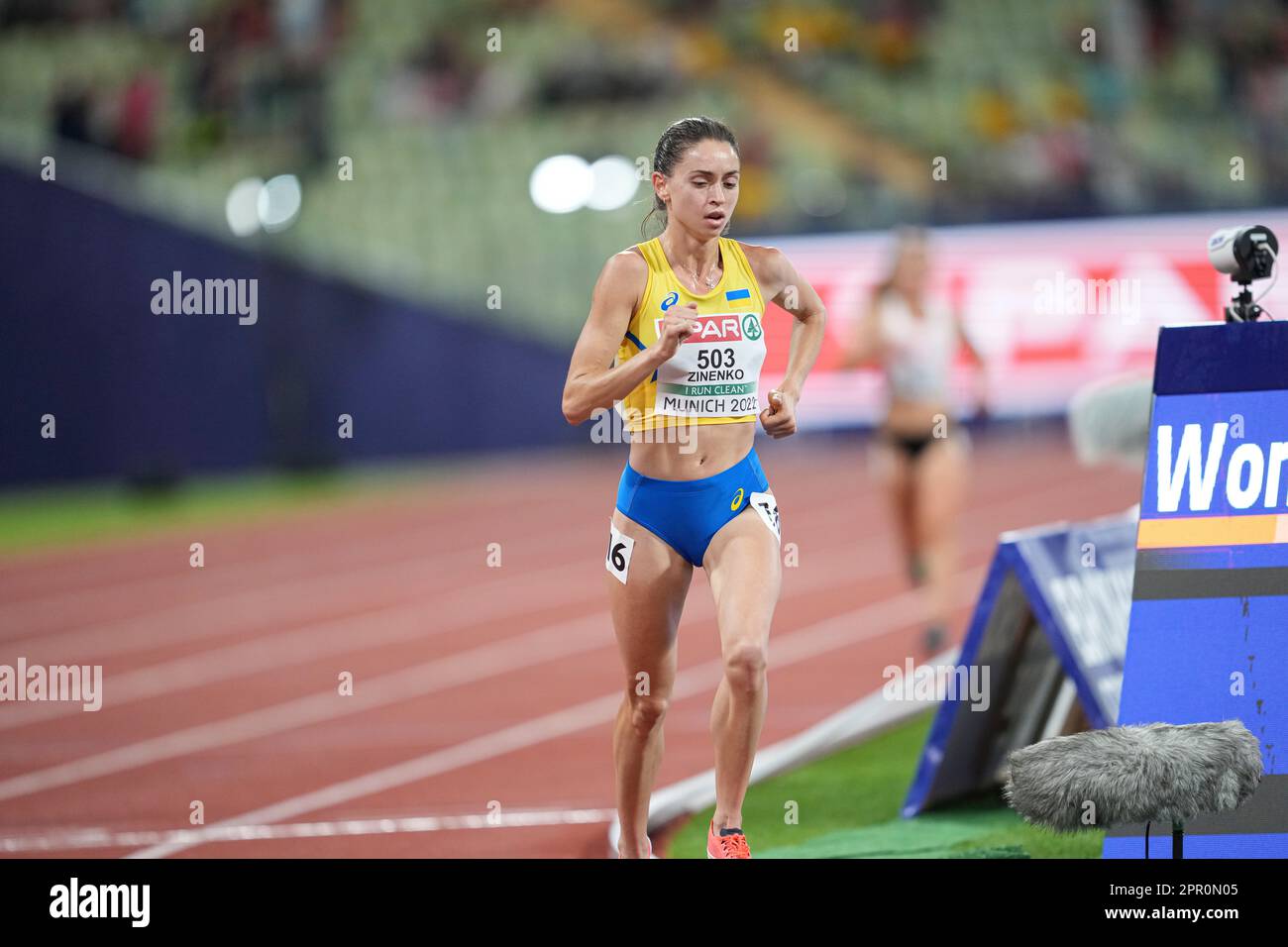 Valeriia Zinenko participating in the 10.000 meters at the 2022 ...