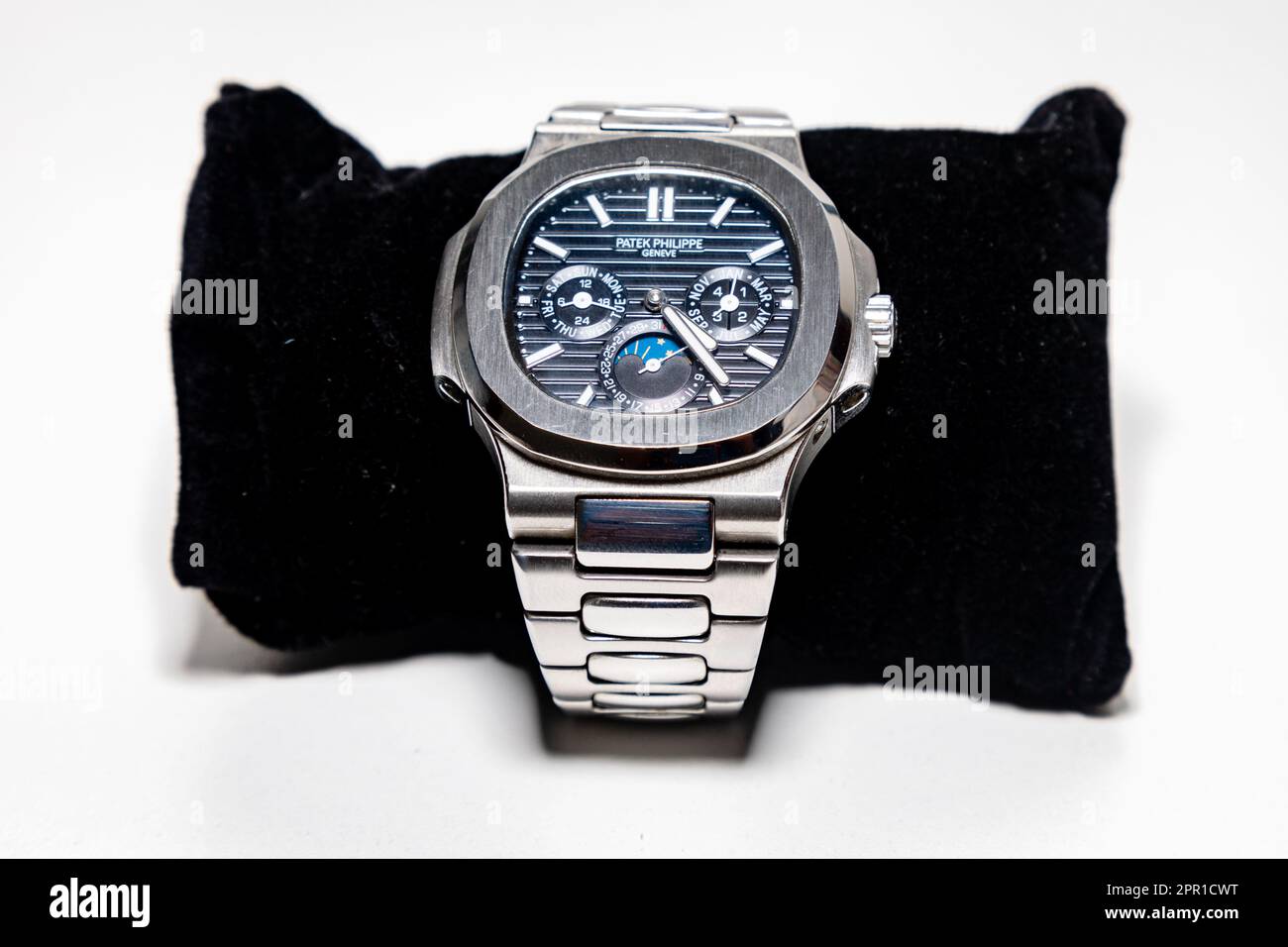 Patrick. Watch Men's watch Patek Philippe Geneve Stock Photo - Alamy