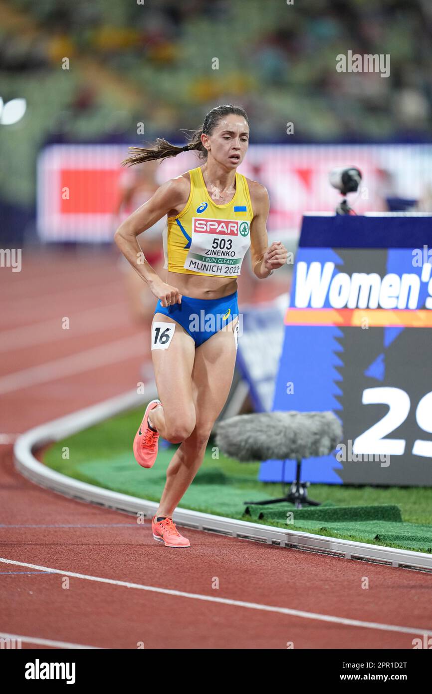 Valeriia Zinenko participating in the 10.000 meters at the 2022 ...