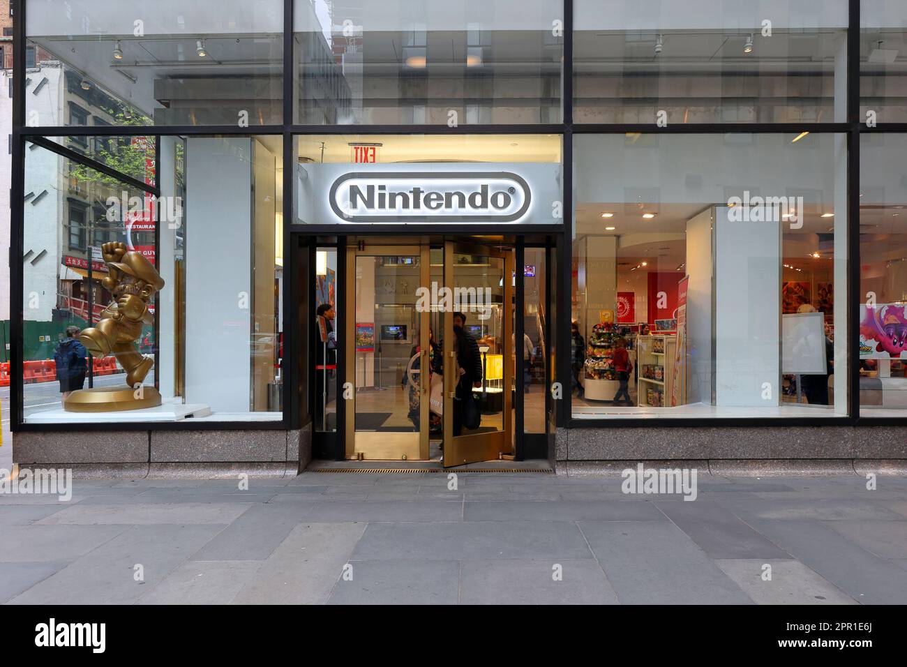 Nintendo NY, 10 Rockefeller Plaza, New York, NYC storefront of a video game store in Midtown Manhattan. Stock Photo