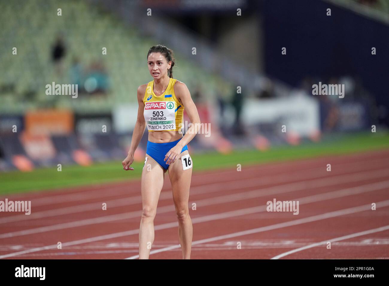 Valeriia Zinenko participating in the 10.000 meters at the 2022 ...