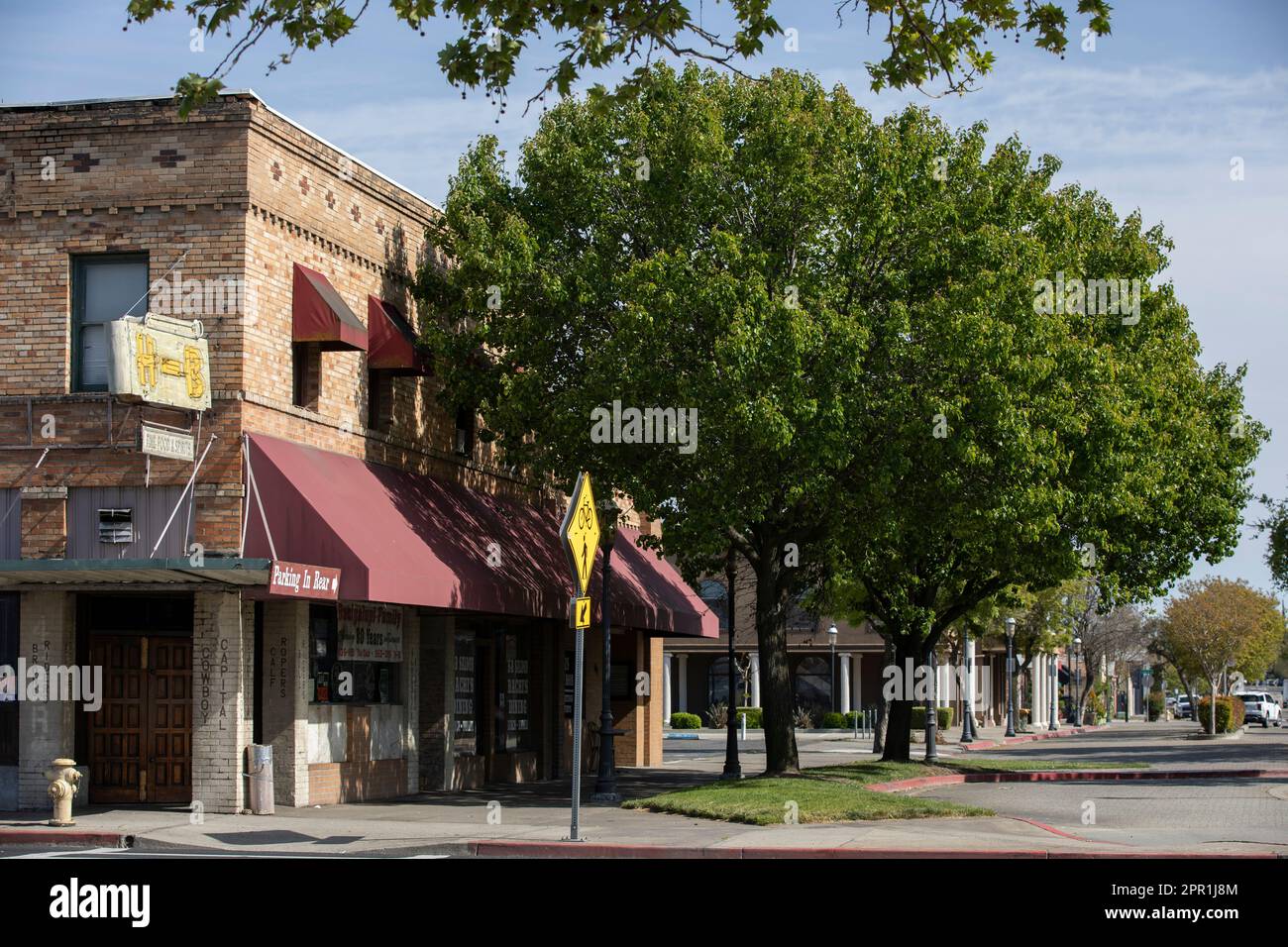 Oakdale, California, USA April 18, 2023 Afternoon sunlight shines on