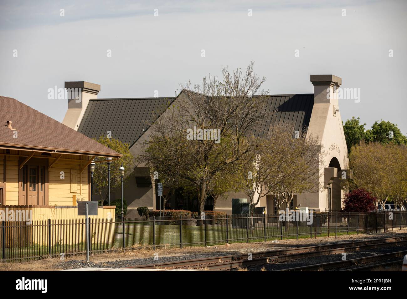 Oakdale, California, USA April 18, 2023 Afternoon sunlight shines on