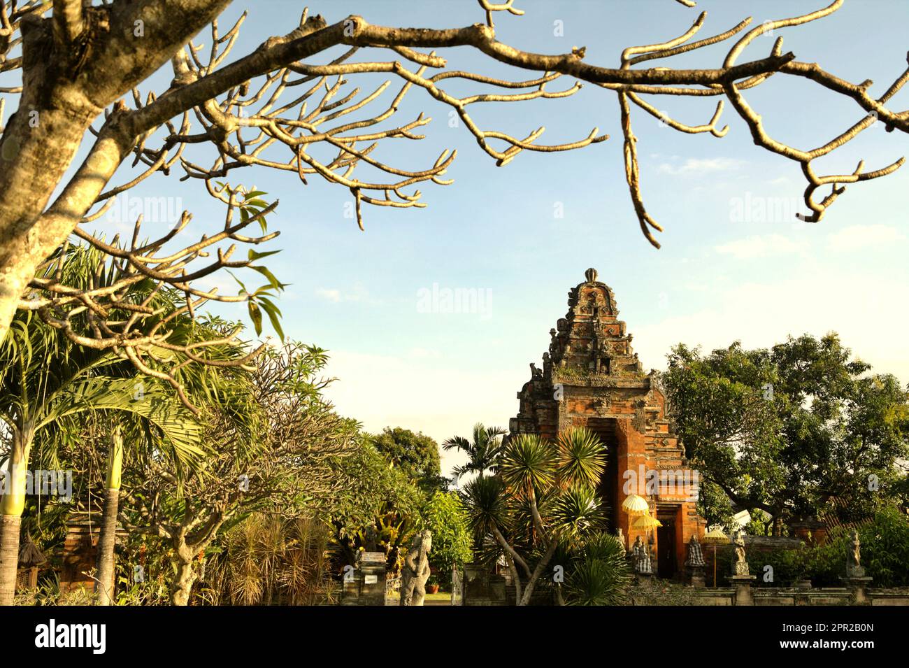 A Balinese shrine near Kertha Gosa pavilion (Bale Kambang), in the area of the abolished Klungkung Palace complex in Semarapura, Klungkung, Bali, Indonesia. Stock Photo