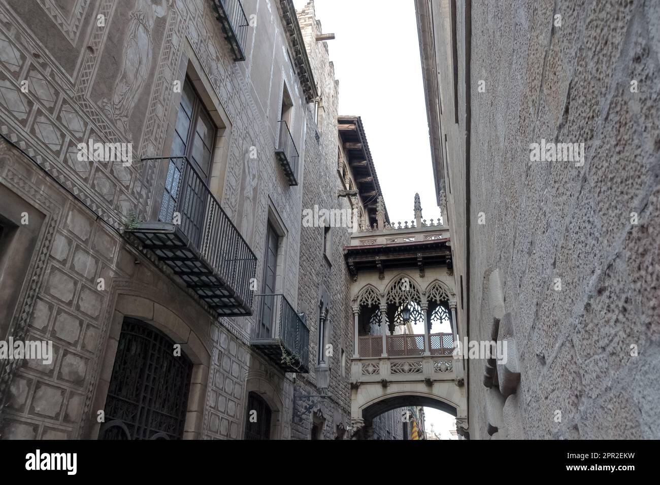 Pont del Bisbe, a Gothic-style bridge in the Gothic Quarter, the historic heart of Barcelona, Spain Stock Photo