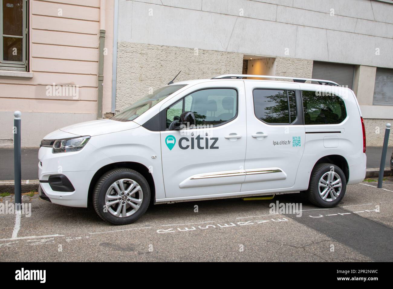 lyon , Aura France 04 24 2023 Citiz text brand and logo sign on