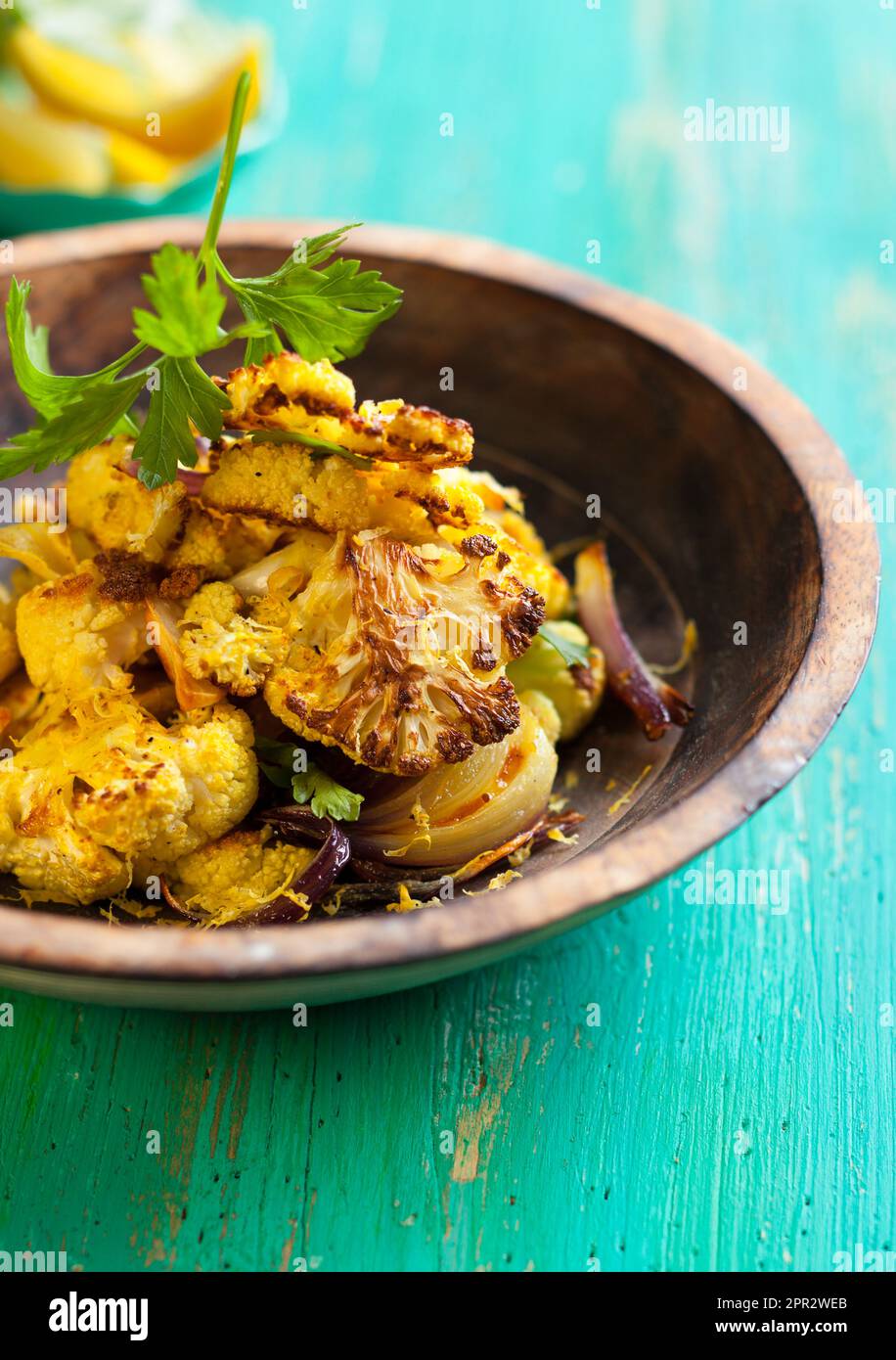 roasted cauliflower with onion,garlic and lemon Stock Photo Alamy