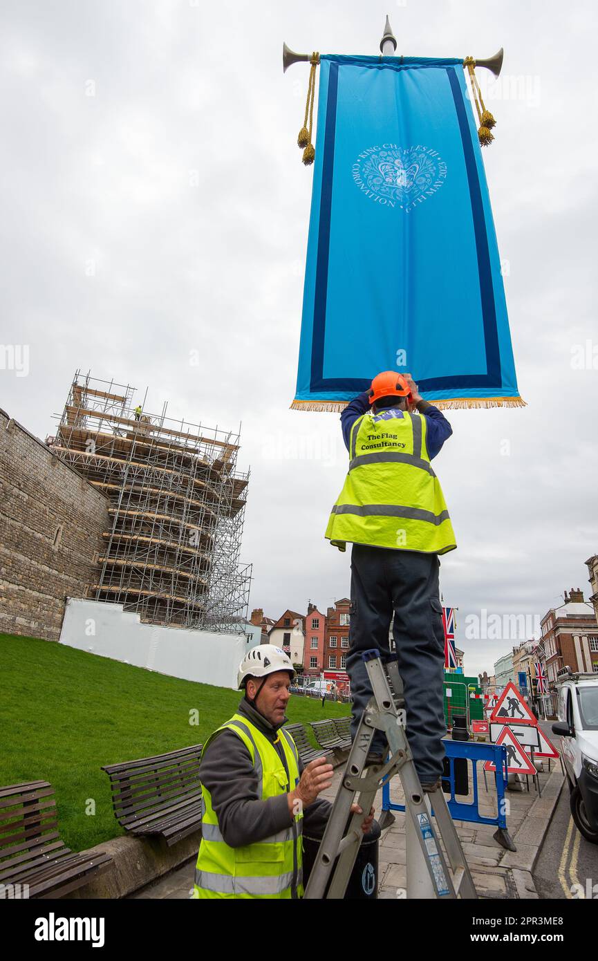 windsor-berkshire-uk-26th-april-2023-huge-union-jack-and-blue