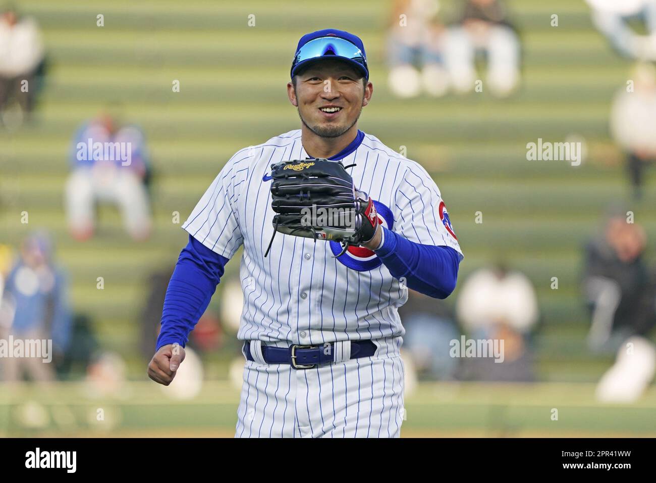 Chicago Cubs' Seiya Suzuki stretches and watches batting practice before a  baseball game against the Baltimore Orioles Wednesday, July 13, 2022, in  Chicago. (AP Photo/Charles Rex Arbogast Stock Photo - Alamy