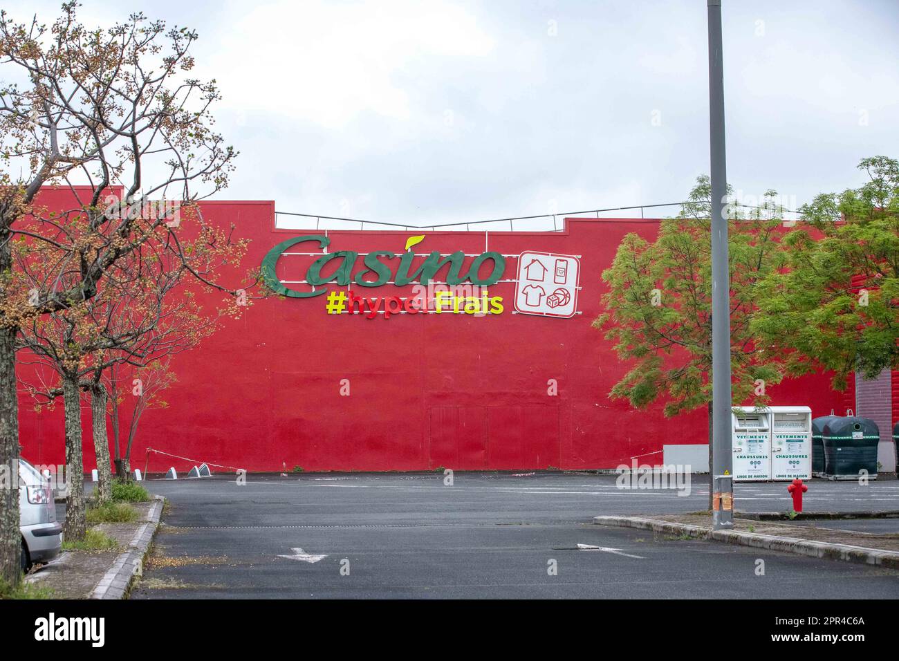 Albi, France. 26th Apr, 2023. Outside view of a Casino supermarket in Albi,  France on April 25, 2023. The distribution group, which is still in a  precarious financial situation, announced on Monday