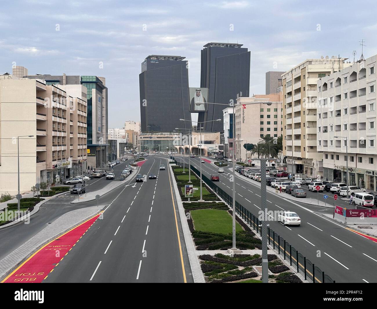 Al sadd Street Doha Roads and traffic Stock Photo - Alamy