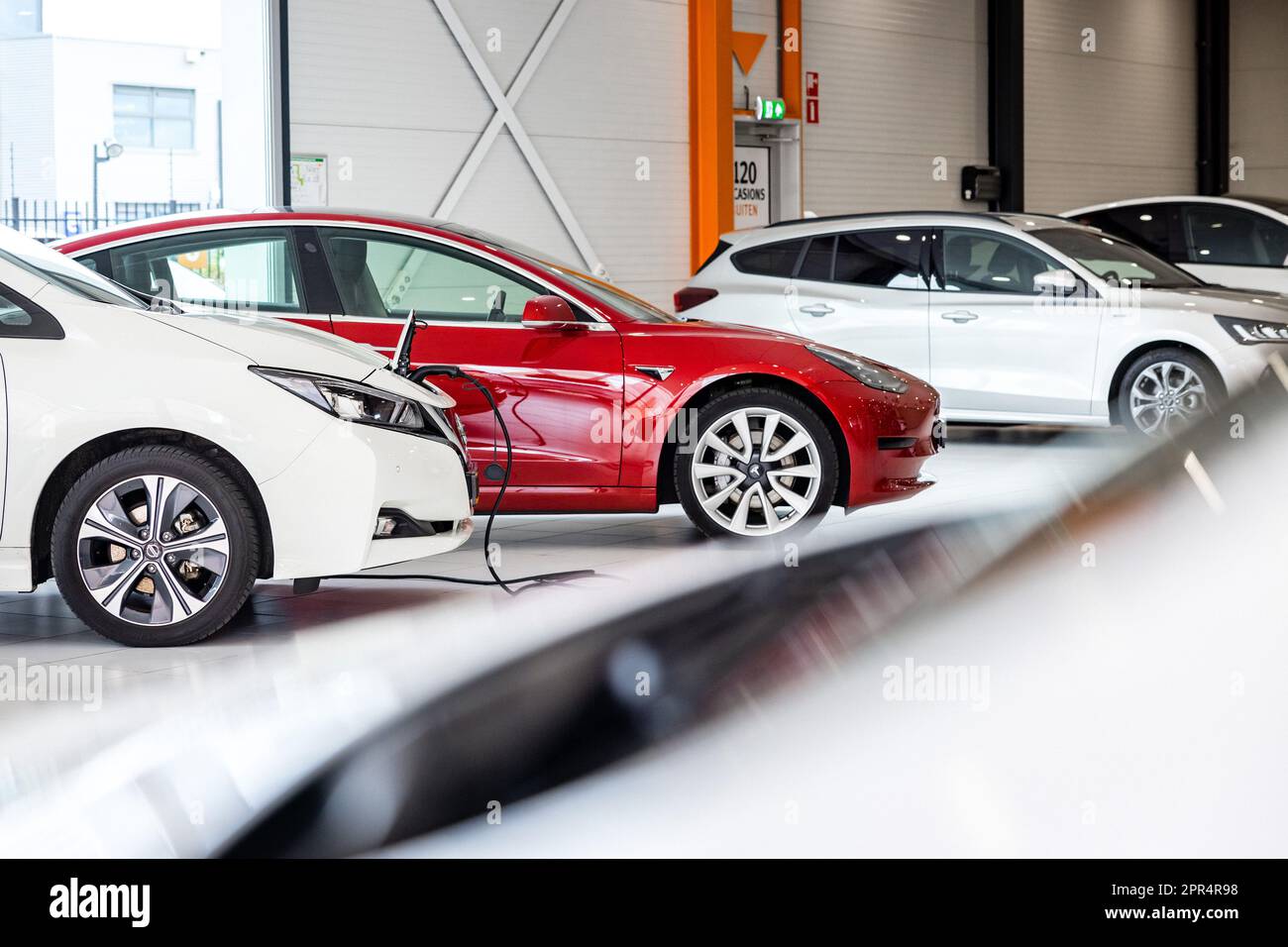 VEGHEL Second hand Electric Cars In A Leaseplan Showroom To Ensure veghel-second-hand-electric-cars-in-a-leaseplan-showroom-to-ensure