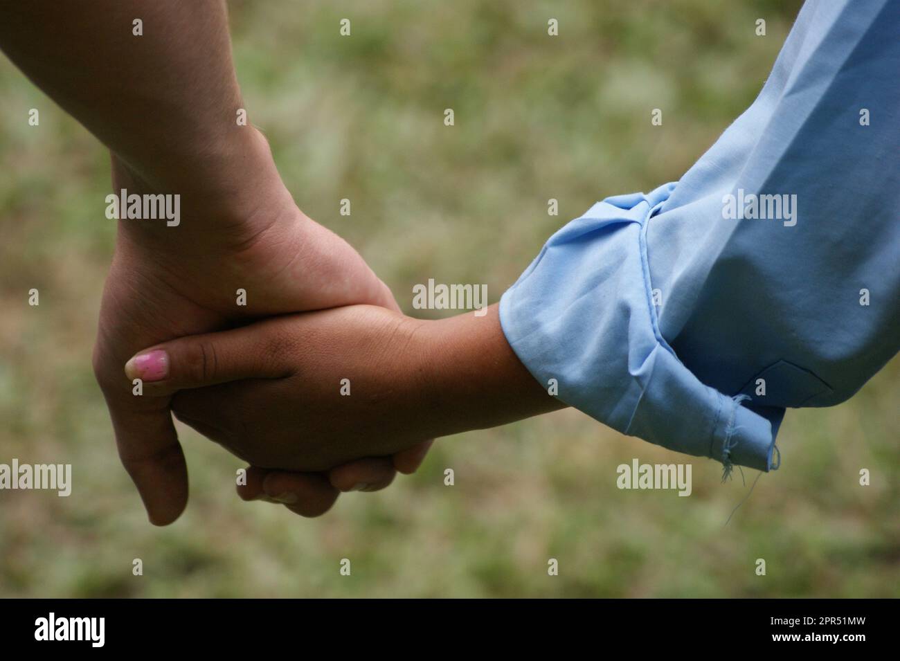 School teenage holding hands hi-res stock photography and images - Alamy