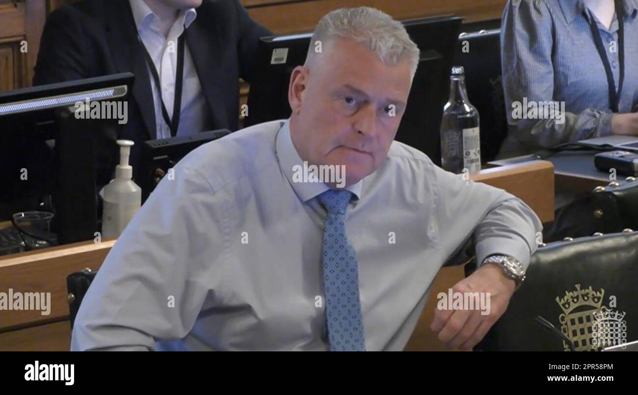 Lee Anderson asking Metropolitan Police Commissioner Sir Mark Rowley