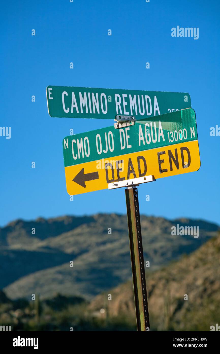 dead end sign on a dead end road in the desert Stock Photo