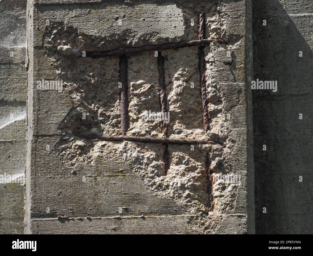 concrete showing rebar corrosion Stock Photo Alamy