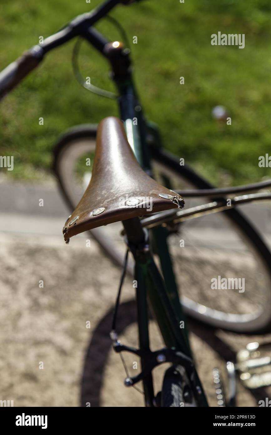 leather cycle saddle