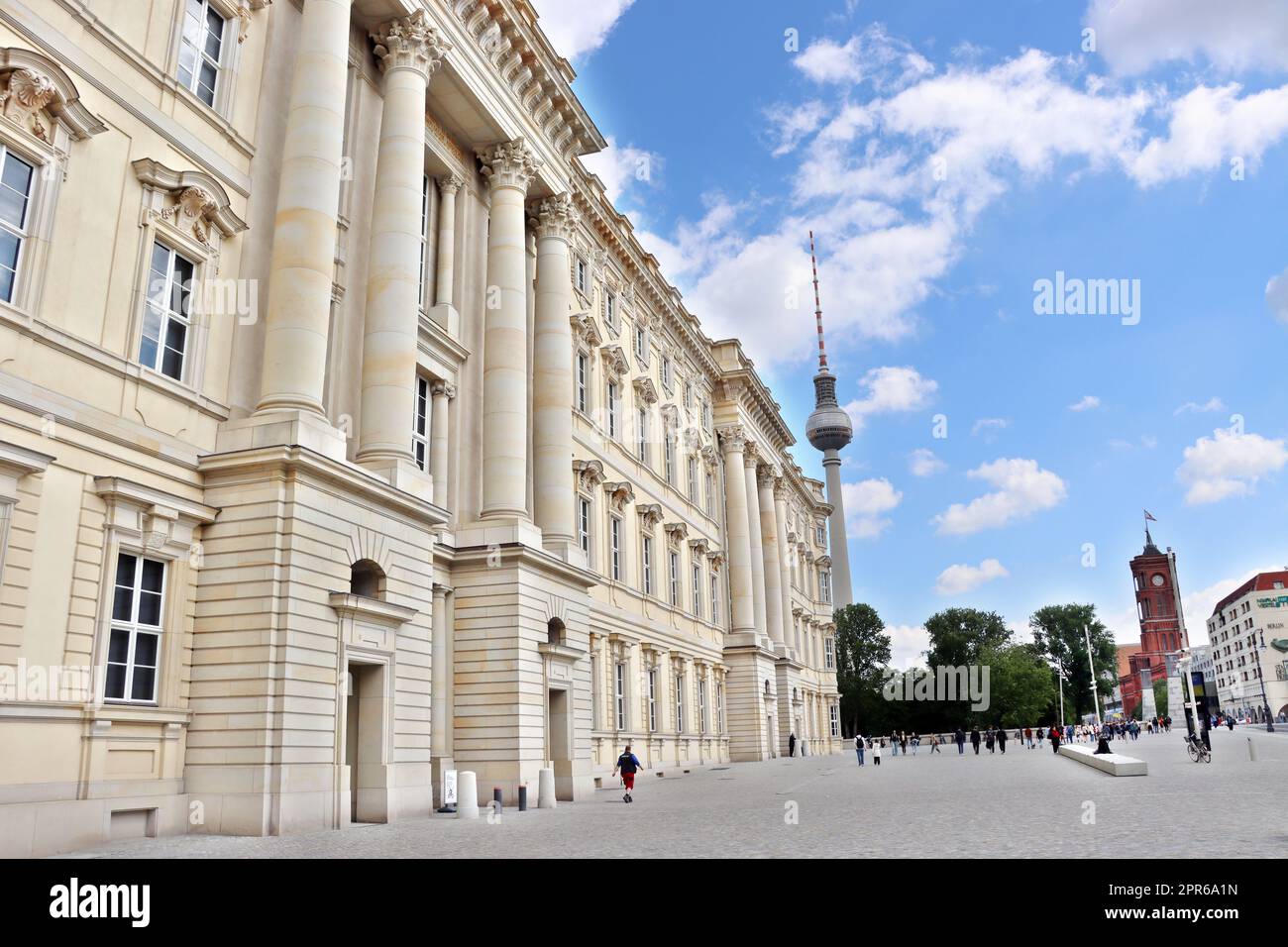 Humboldtforum mit rekonstruierter Fassade des historischen Residenzschloss Berlin Stock Photo