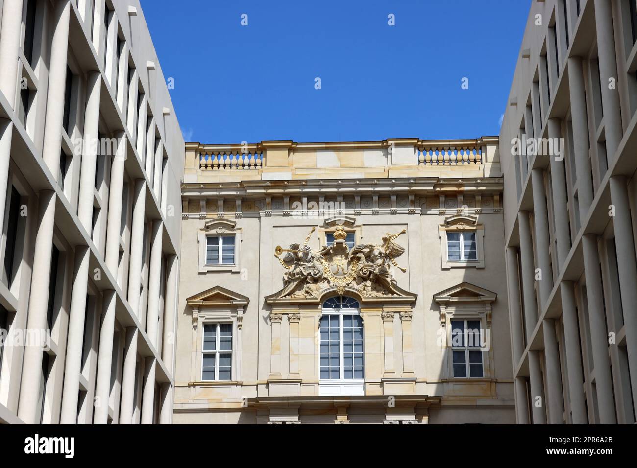 Humboldtforum mit rekonstruierter Fassade des historischen Residenzschloss Berlin Stock Photo