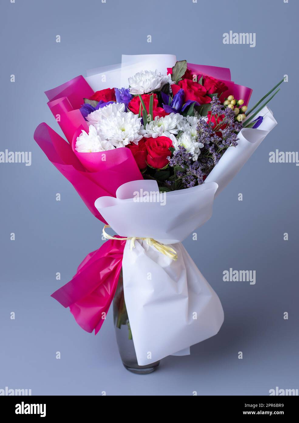 Present flowers hi-res stock photography and images - Page 33 - Alamy