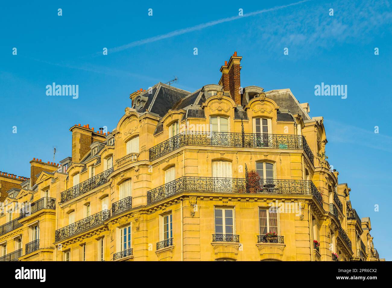 Exterior view old style apartments, paris city, france Stock Photo Alamy