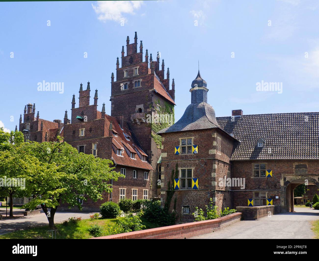 Germany, Hamm Heessen Castle Stock Photo Alamy
