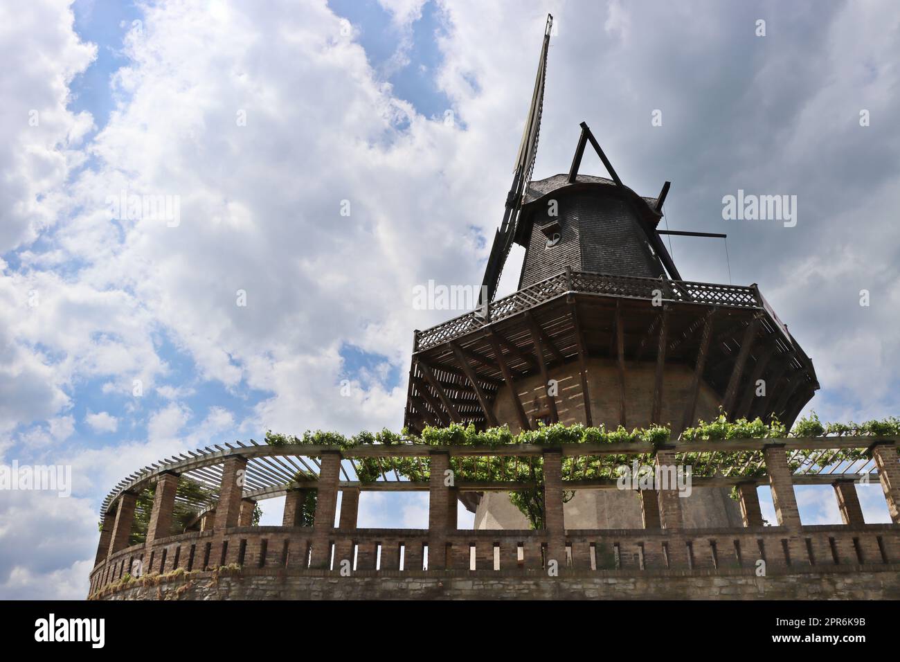 Historische Mühle von Sanssouci mit Mühlenmuseum Stock Photo