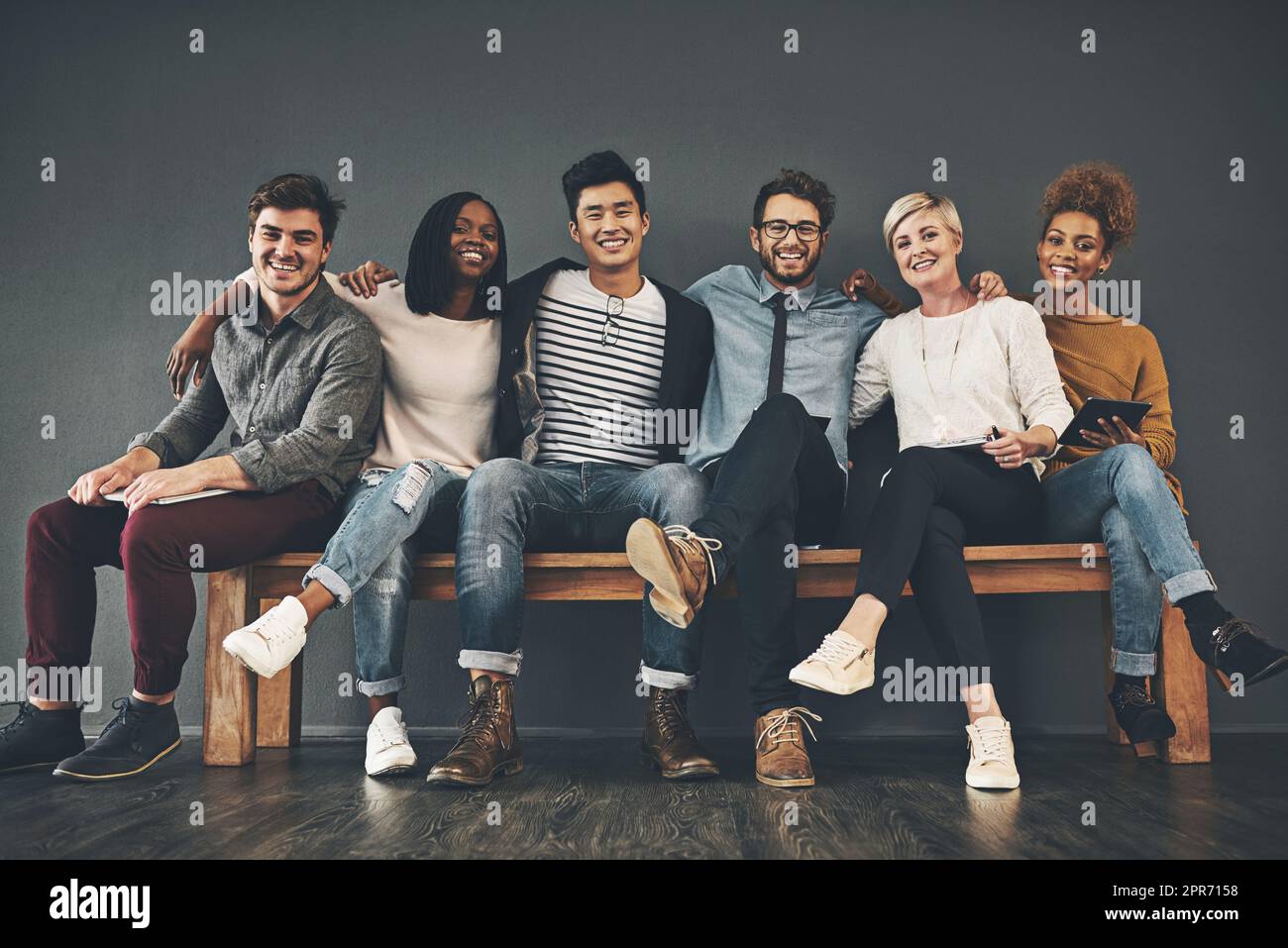 Creative friends studio hi-res stock photography and images - Alamy