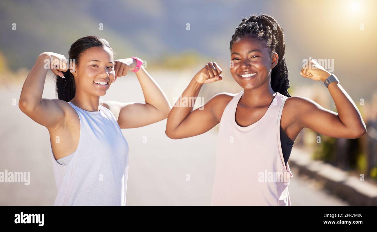 Strong female athlete posing hi-res stock photography and images - Alamy