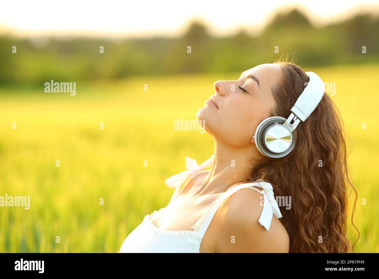 Listening ear outside hi-res stock photography and images - Alamy