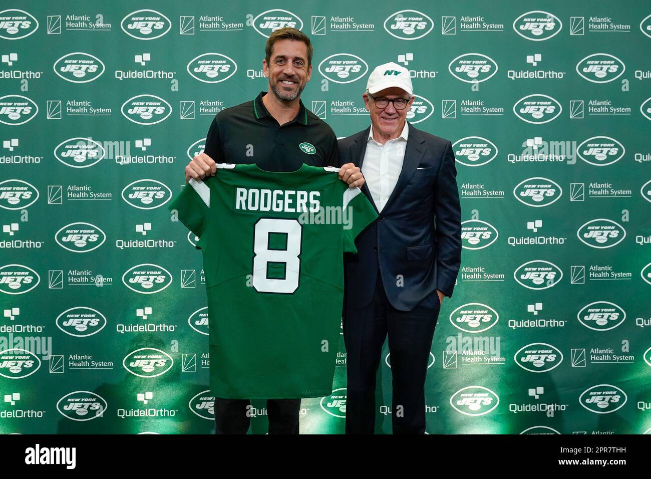 New York Jets' Quarterback Aaron Rodgers, Left, Poses For A Picture 