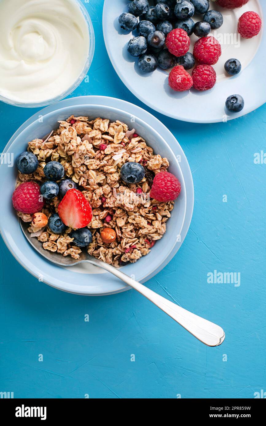 Blue bowl breakfast granola hi res stock photography and images Alamy Blue bowl breakfast granola hi res stock photography and images Alamy
