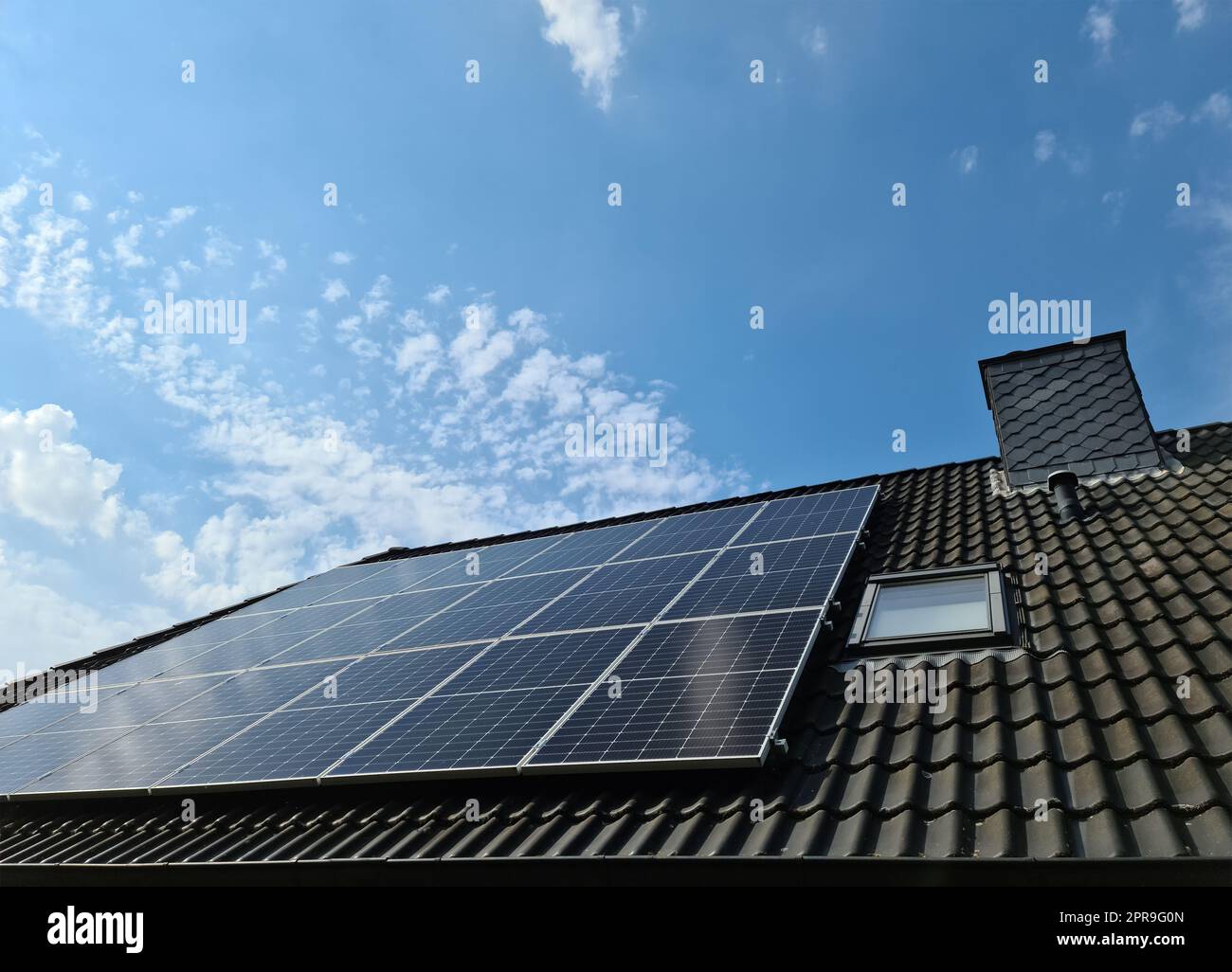 Solar energy roof hi-res stock photography and images - Alamy