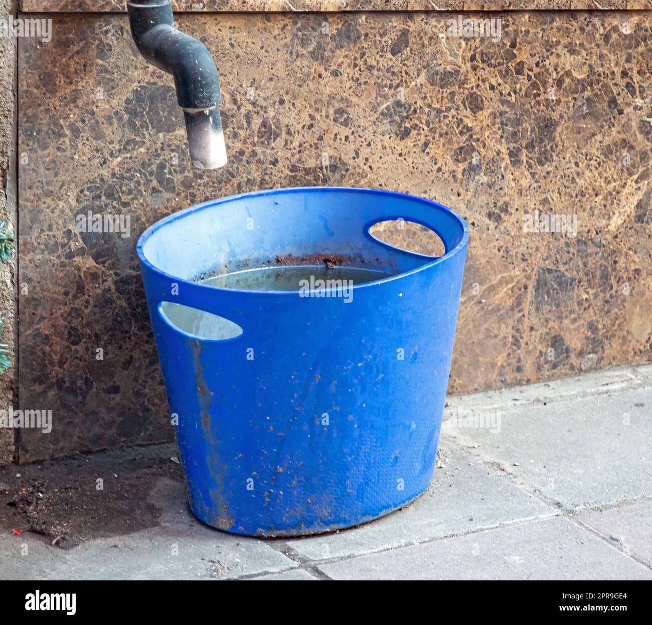 Air conditioner dripping water hires stock photography and images Alamy