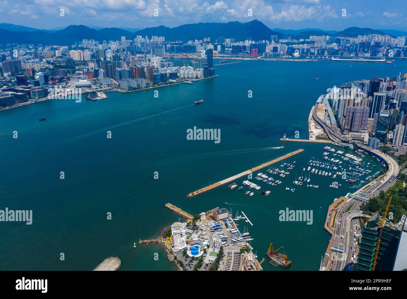 Victoria harbor hong kong 11 hi-res stock photography and images - Alamy