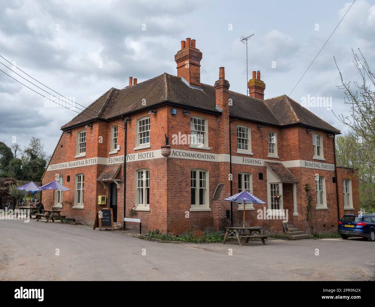 The Flower Pot Hotel in Aston, Henley-On-Thames, Oxfordshire, England. Stock Photo