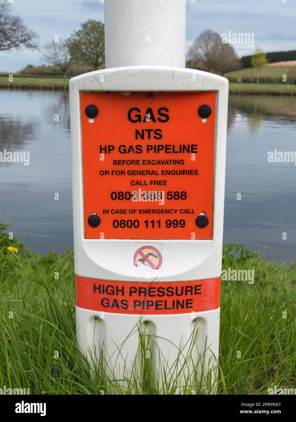 Marker indicating the location of a NTS HP gas pipeline (National